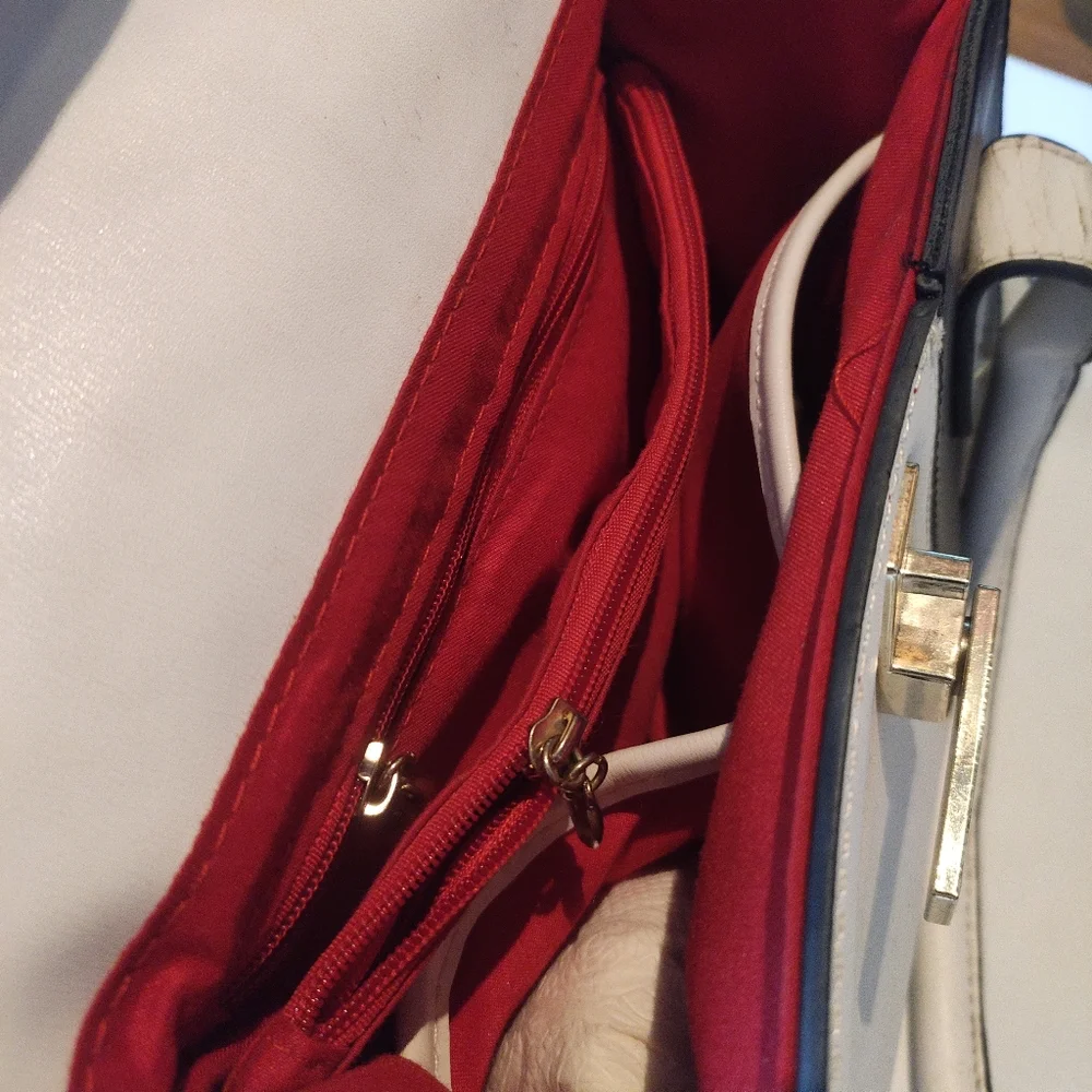 White and black spacious bag - Picture 6 of 16